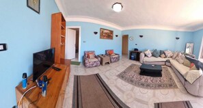 Villa | Salle de séjour | Téléviseur de 30 po avec télévision par câble