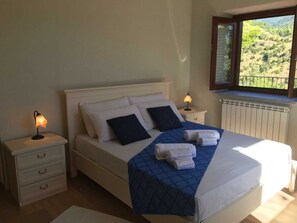 4 chambres, fer et planche à repasser, Wi-Fi gratuit, draps fournis