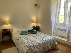 1 bedroom, iron/ironing board, WiFi, bed sheets