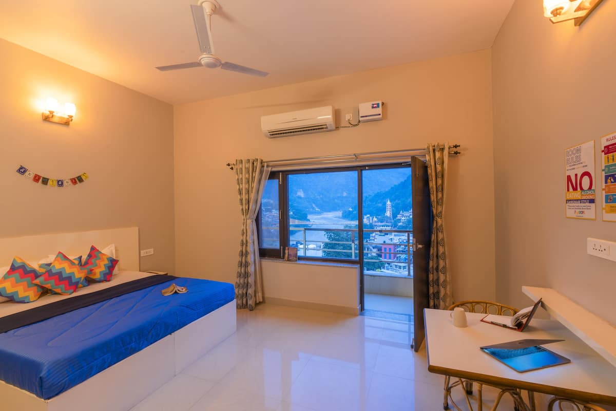 Deluxe Private A/C Room with Panoramic View and ensuite Bathroom | Wifi gratis y ropa de cama