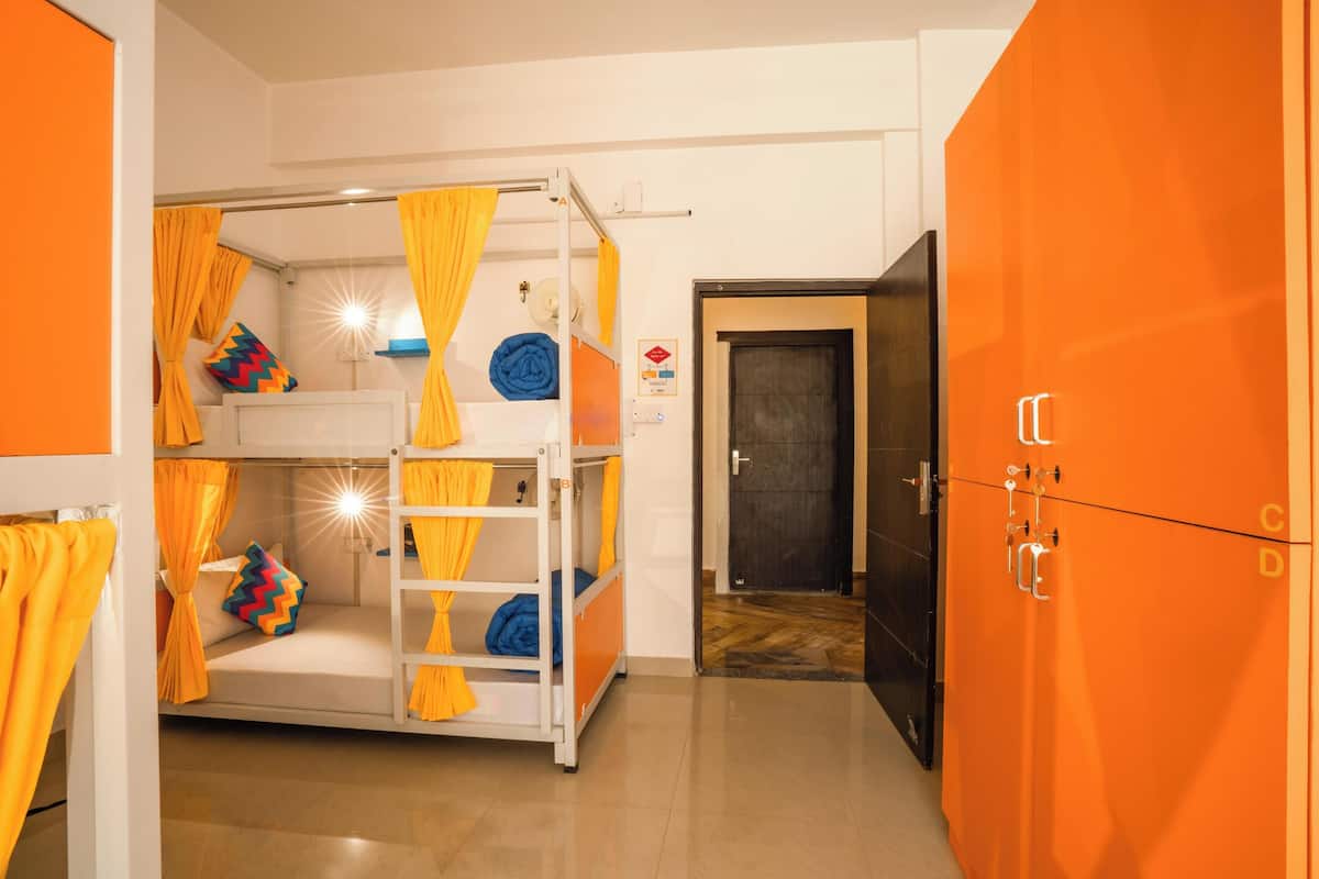 Gemeinsamer Deluxe-Schlafsaal, mit Bad | Kostenloses WLAN, Bettwäsche