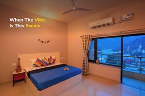 Free WiFi, bed sheets - goSTOPS Rishikesh, Lakshman Jhula (Yamkeshwar)