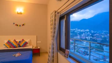 Deluxe Private A/C Room with Panoramic View and ensuite Bathroom | 免费 WiFi、床单