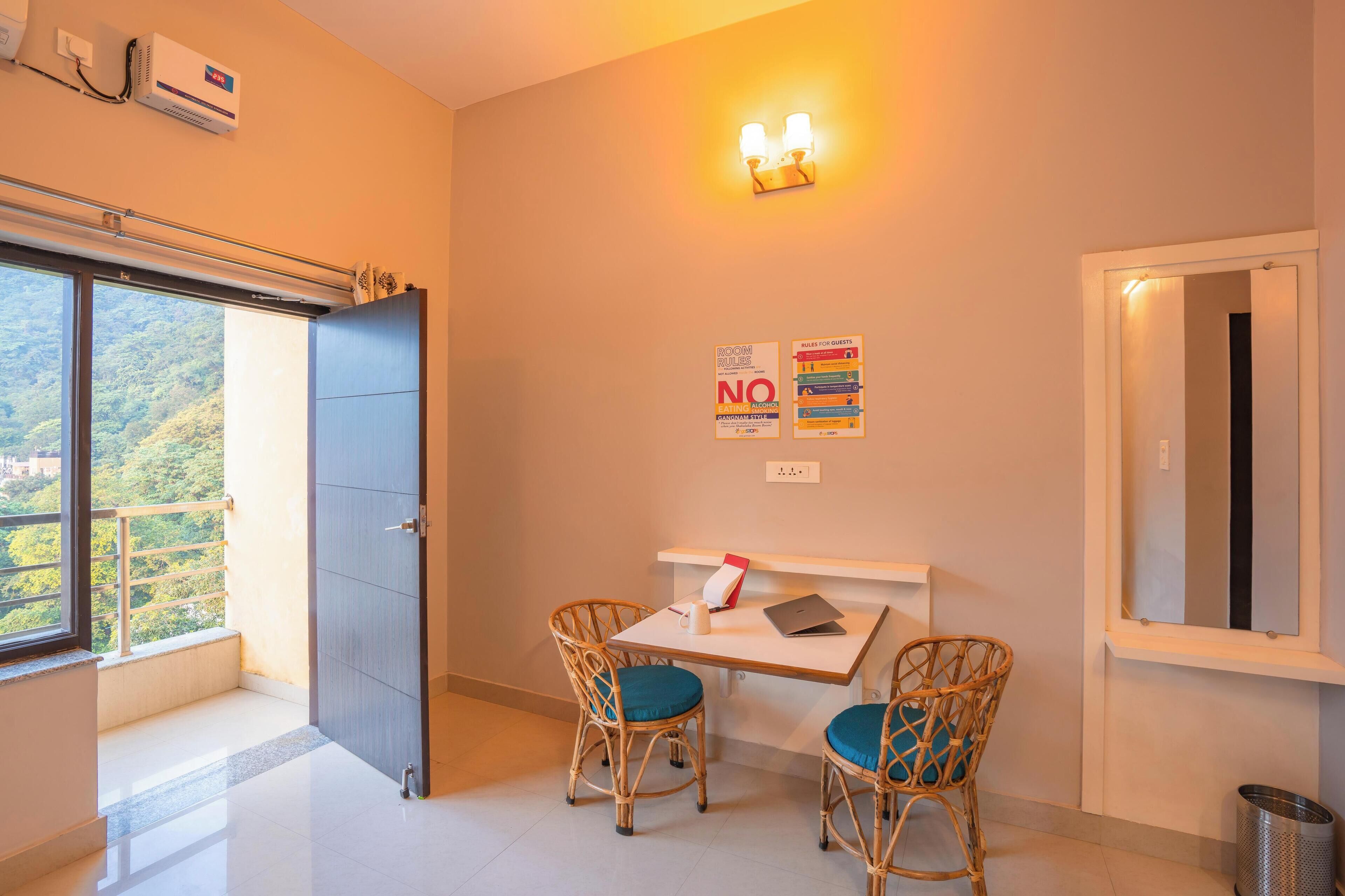 Deluxe Private A/C Room with Panoramic View and ensuite Bathroom | 免费 WiFi、床单