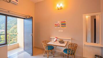 Deluxe Private A/C Room with Panoramic View and ensuite Bathroom | Free WiFi, bed sheets