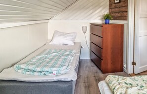 3 bedrooms, free WiFi, bed sheets