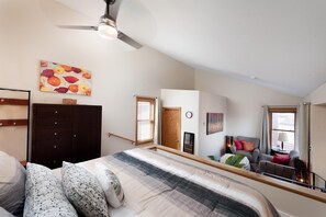 2 عدّة غرف نوم ومكواة/لوح كي وواي فاي مجانًا وملاءات أسرّة