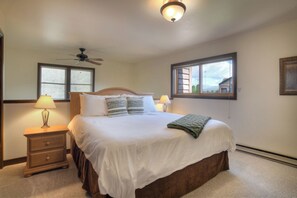 2 bedrooms, iron/ironing board, free WiFi, bed sheets - Skyview Town Retreat (#21) | Near Town, FLC, Trails & Golf - Pool & Hot Tub (Durango)