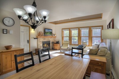 Village View Vista | Walk to Town, Pool/Hot Tub - Near FLC, Golf