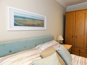 4 bedrooms, iron/ironing board, travel cot, free WiFi