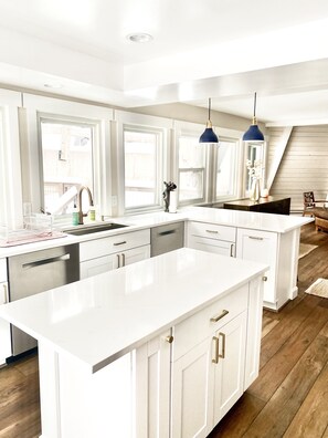 Interior - 6 bedroom modern West Vail Home w/2 large decks, 300 yds from Vail free shuttle (Vail)