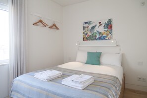 1 habitación, tabla de planchar con plancha, wifi gratis y ropa de cama 