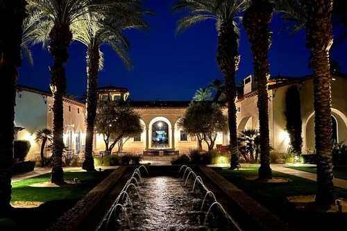 La Casita #2 * Romantic Studio at Legacy Villas* Views * 12 Pools *