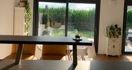 Ferienwohnung, angrenzend ist ein Neubaugebiet, wird aktuell erschlossen.