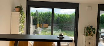 Apartment, adjacent is a new development area, is currently being developed.