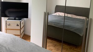 1 bedroom, free WiFi - Vacation rental, not far from Steisslinger Lake.  (Steißlingen)
