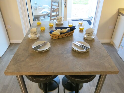 3 Bedroom House with Welcome Breakfast near Beaches