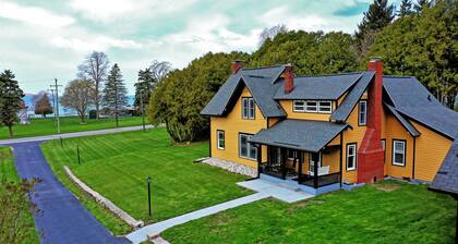 The LakeView: Crystal Lake Living at Its Best