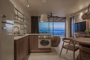 冷蔵庫、電子レンジ、オーブン、食器洗い機