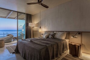 Tabla de planchar con plancha, wifi gratis, ropa de cama