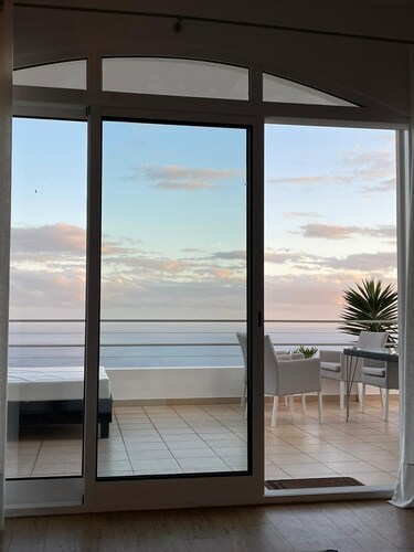 Casa Oliva-Panorama: Large designer apartment, fantastic views, heated pool