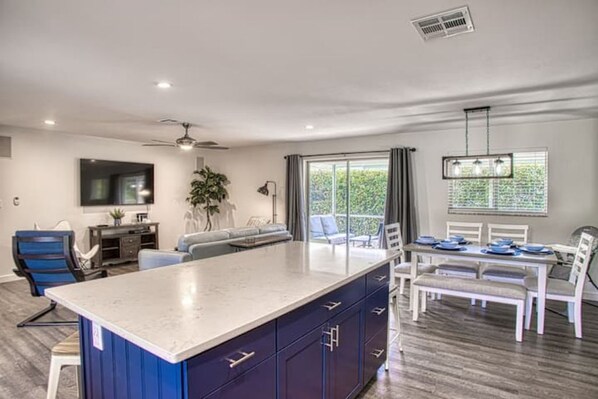 Interior - You will never want to leave the pool! (Naples)