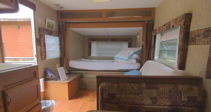 Farm stay FAST wifi kitchen bath AC