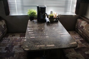 Dining - Farm stay   FAST wifi kitchen bath AC (Accord)