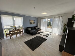 Smart TV - Vacation apartment at the fountain (Rheinland-Pfalz - Klosterkumbd)