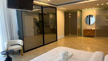 Panoramic Penthouse, 3 Bedrooms, Jetted Tub, Sea View | 4 bedrooms, premium bedding, in-room safe, desk