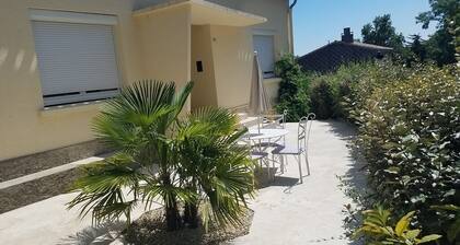 Villa 4 bedrooms. /4 bathrooms - 9 pers. - Swimming pool - Nice amenities - Green setting