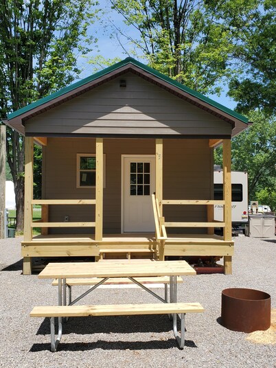 Crooked Creek Cabin 4 - Cabin Four: Spacious retreat in the PA Wilds, Pine Creek access, ideal for family adventures.