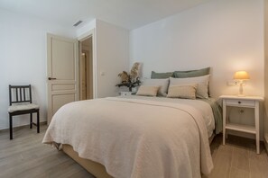 2 chambres, fer et planche à repasser, accès au Wi-Fi (inclus)