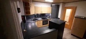 Fridge, microwave, stovetop, dishwasher - Beautiful spacious apartment (Gaukönigshofen)
