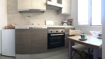 Frigorifero, forno, pentole/stoviglie/utensili