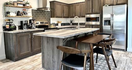 Westy's Boho Bungalow @ Rainbow River. Tranquil River Getaway!