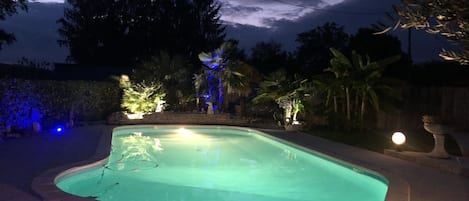 室外游泳池