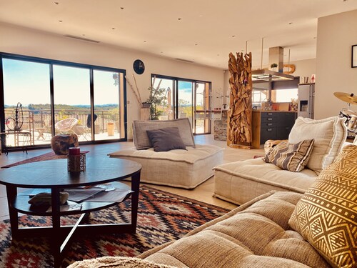 Happiness House "Carpe Diem"