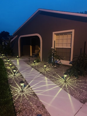 المنطقة المحيطة بالمنشأة