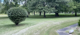Your Private Country Escape 1/2 mile from Rend Lake – A Hidden Gem!