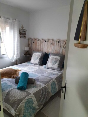2 bedrooms, iron/ironing board, free WiFi, bed sheets