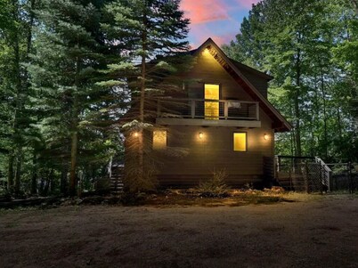 Peace on the Lake...close to Downtown Charlevoix