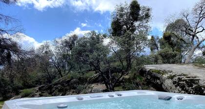 Cozy house with King Bed/Fast Wifi/Hot Tub