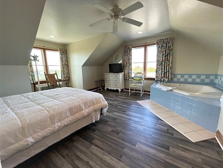 Premium Room, 1 Queen Bed, Balcony, Pool View | Pillowtop beds, laptop workspace, blackout drapes, free WiFi. Pony Island Inn