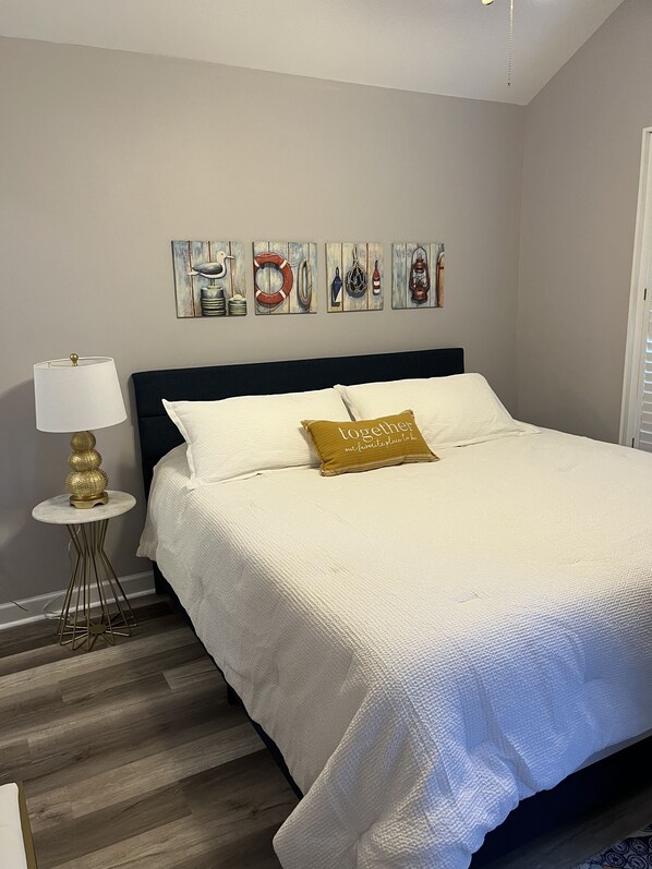 2 bedrooms, travel cot, free WiFi, bed sheets