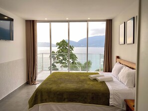 5 室のベッドルーム、デスク、アイロン / アイロン台、WiFi (無料)