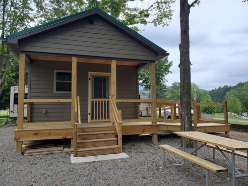 Crooked Creek Cabin 6 - Cabin Six: Handicap accessible cabin nestled in the PA Wilds with modern amenities and Pine Creek access for all to enjoy.