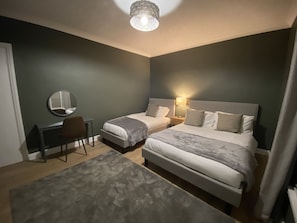 2 chambres, fer et planche à repasser, lit parapluie, Wi-Fi gratuit