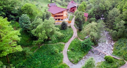 Huda lui Papară Guest House