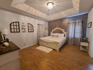 4 habitaciones, tabla de planchar con plancha y cuna de viaje